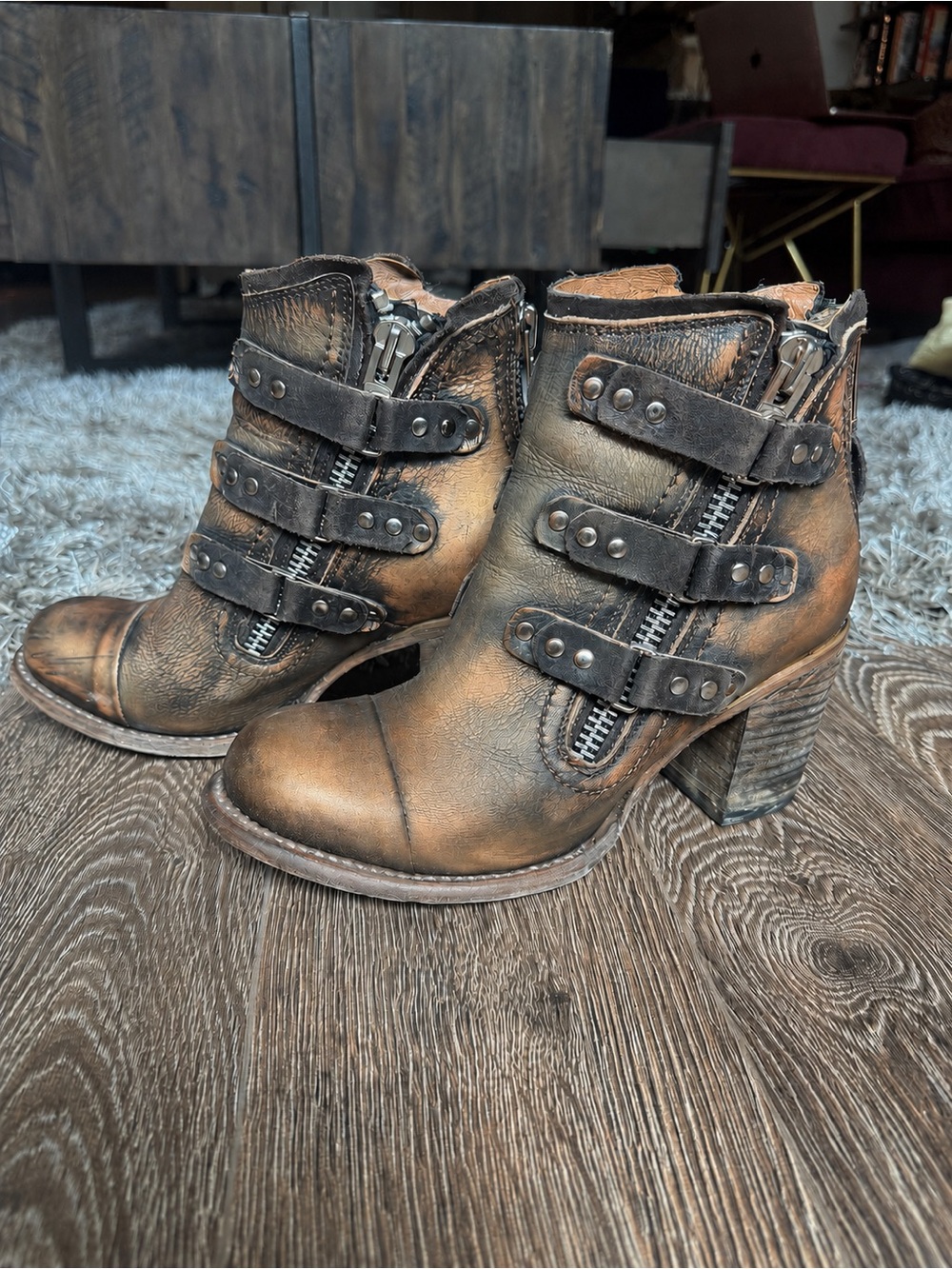 Like New Freebird Beckett Booties in Pewter sz 9